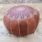 COLOR CAMEL|POUF AUTÉNTICO DE CUERO CON DISEÑOS